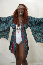 Load image into Gallery viewer, Dreamcatcher Kimono You Are Water
