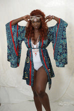 Load image into Gallery viewer, Dreamcatcher Kimono You Are Water
