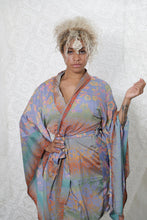 Load image into Gallery viewer, Dreamcatcher Kimono Harp
