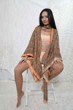 Load image into Gallery viewer, Dreamcatcher Kimono Short Love Bubble
