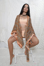 Load image into Gallery viewer, Dreamcatcher Kimono Short Love Bubble
