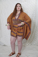 Load image into Gallery viewer, Dreamcatcher Kimono Short My Moon
