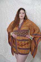 Load image into Gallery viewer, Dreamcatcher Kimono Short My Moon
