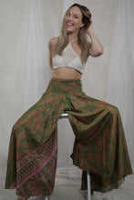 Load image into Gallery viewer, Dreamcatcher Pants Overthehills
