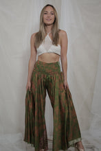 Load image into Gallery viewer, Dreamcatcher Pants Overthehills
